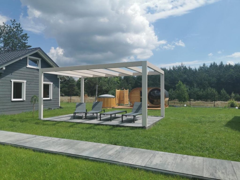 ARKADIA – Domki z balią i sauną nad Wartą