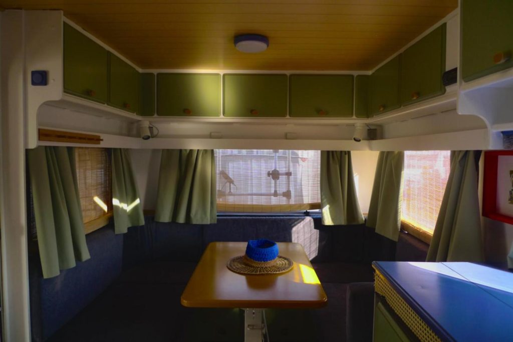 Camper Bros – wynajem przyczepy na półwyspie, 10m od plaży, klimatyzacja