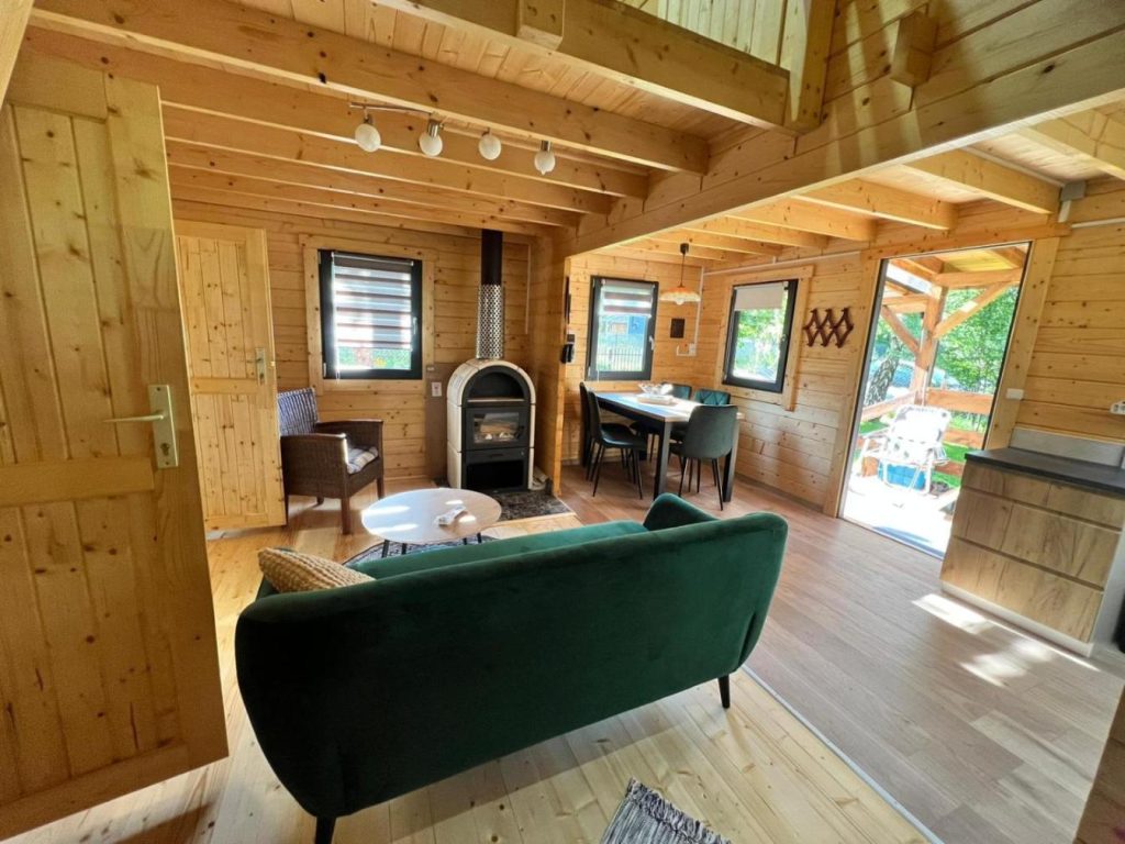 Dom nad Saskiem 3 sypialnie, jacuzzi-relaks, natura i komfort