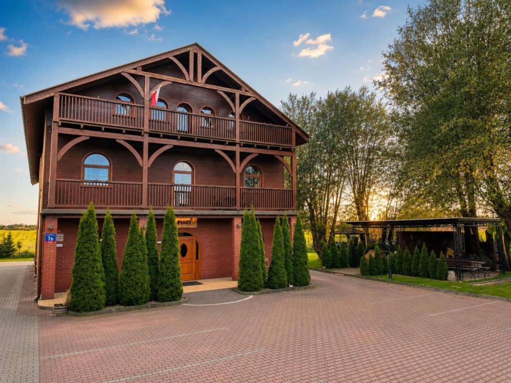 Gościniec Piast Pokoje i Camper Park