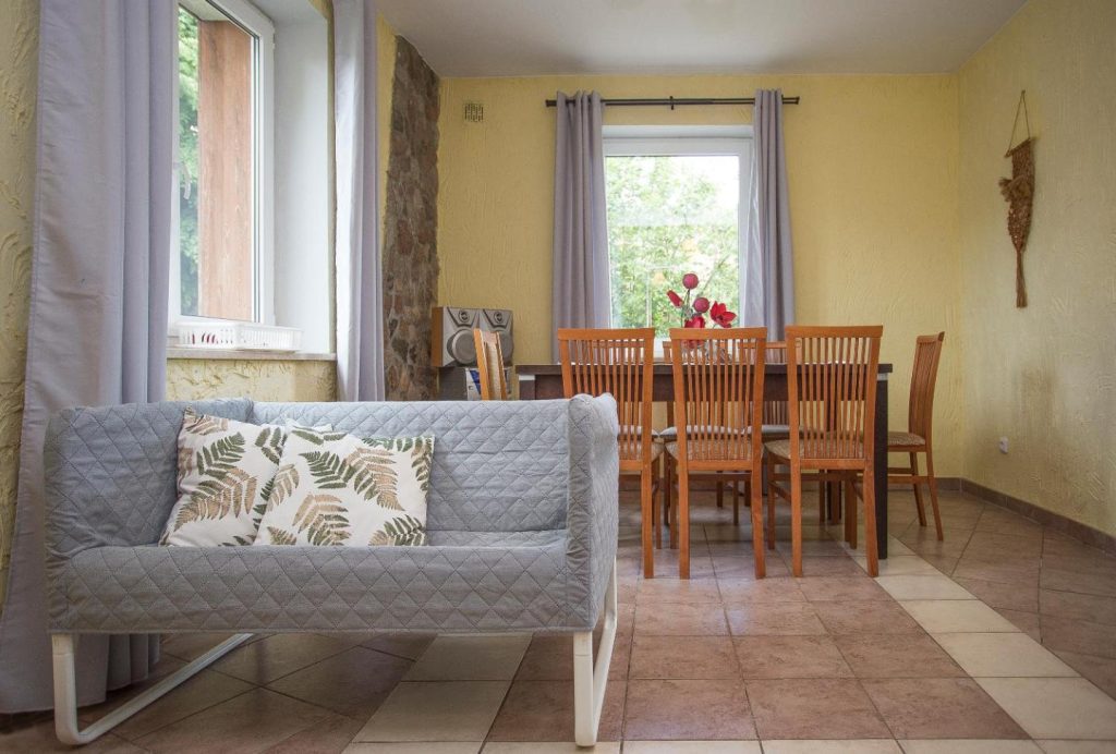 Happy Bison – a 5 bedroom house with a garden