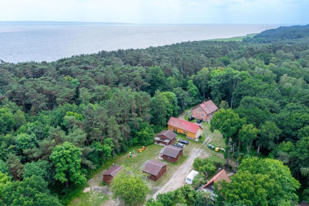 LEŚNICZÓWKA Domki przy Plaży
