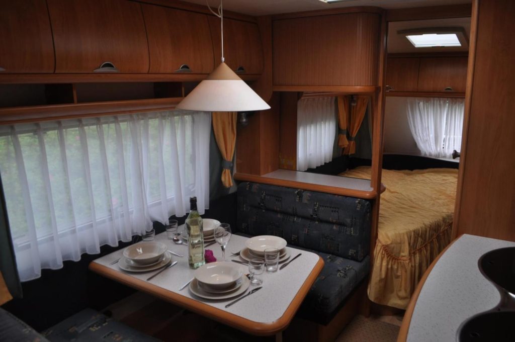 Nowoczesne przyczepy kempingowe Chałupy Royal-Camp