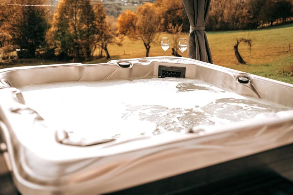 Zachód Beskidu domek z Jacuzzi na wyłączność