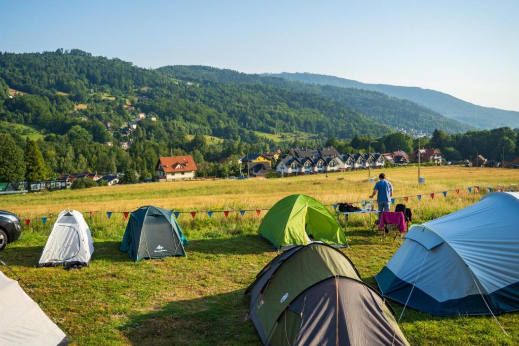 Zwalisko Camper Park Nocleg w wynajętym namiocie