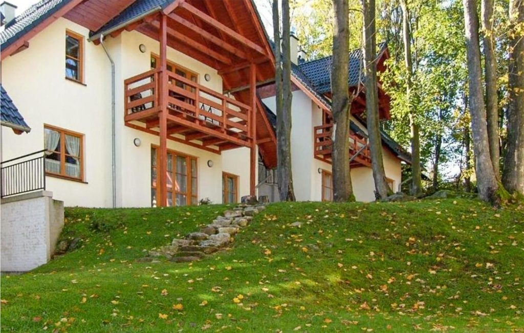 3 Bedroom Pet Friendly Home In Karpacz