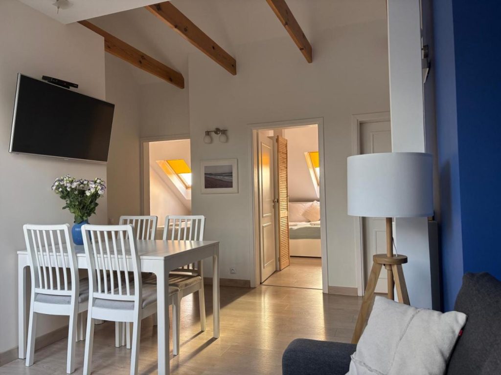 Apartament Aspen – przestronne poddasze przy plaży