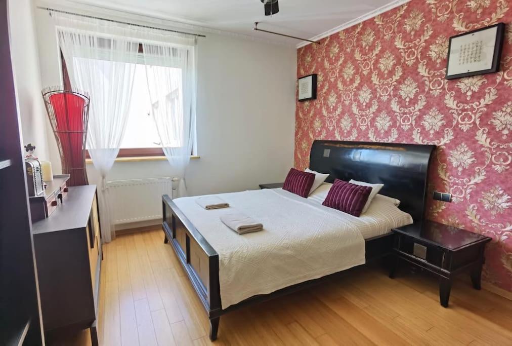 Apartament z prywatnym mini SPA oraz kominkiem