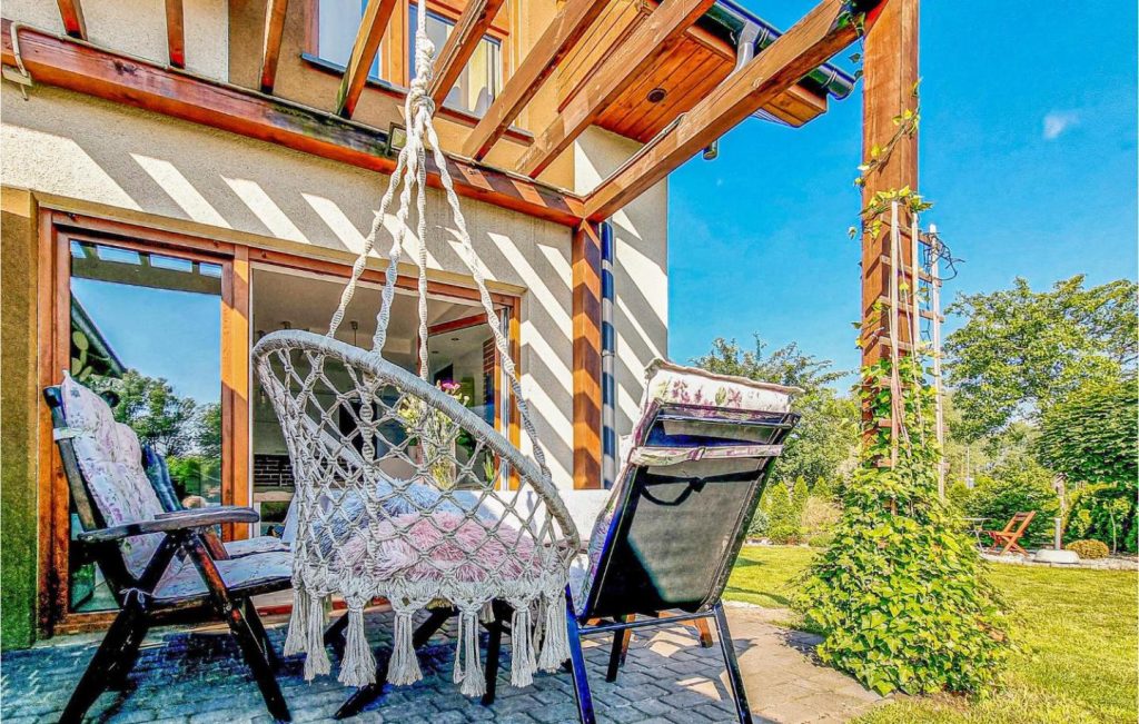Beach Front Home In Zieleniewo With Wifi
