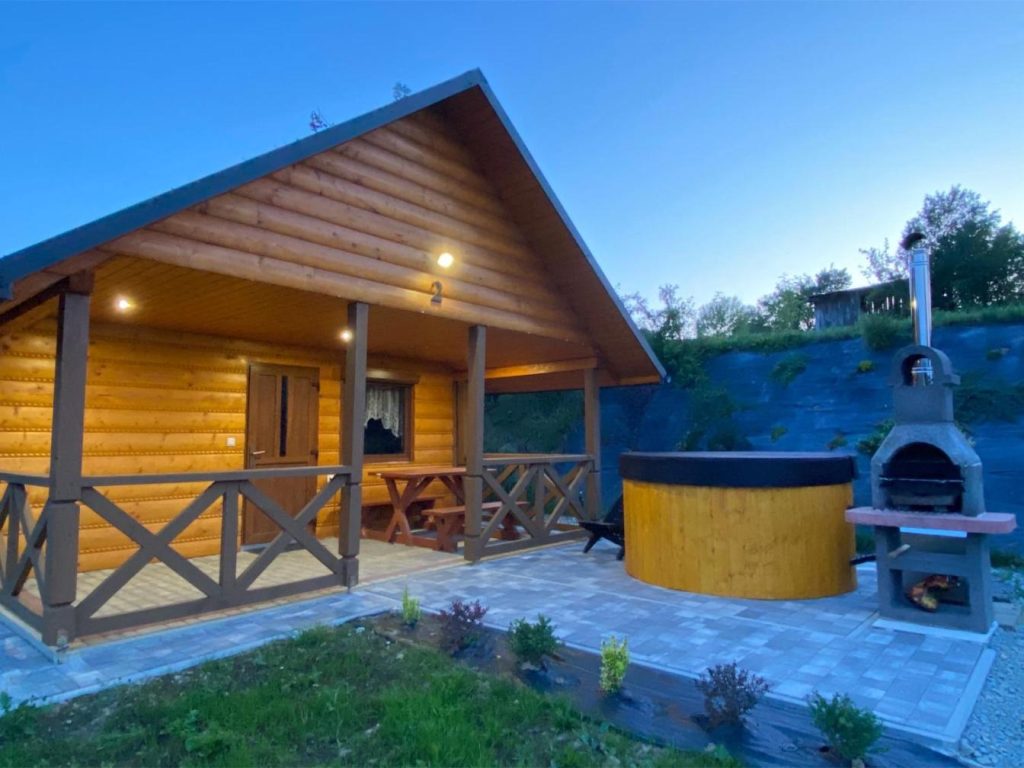 Bieszczady- domek z jacuzzi 793-903-243