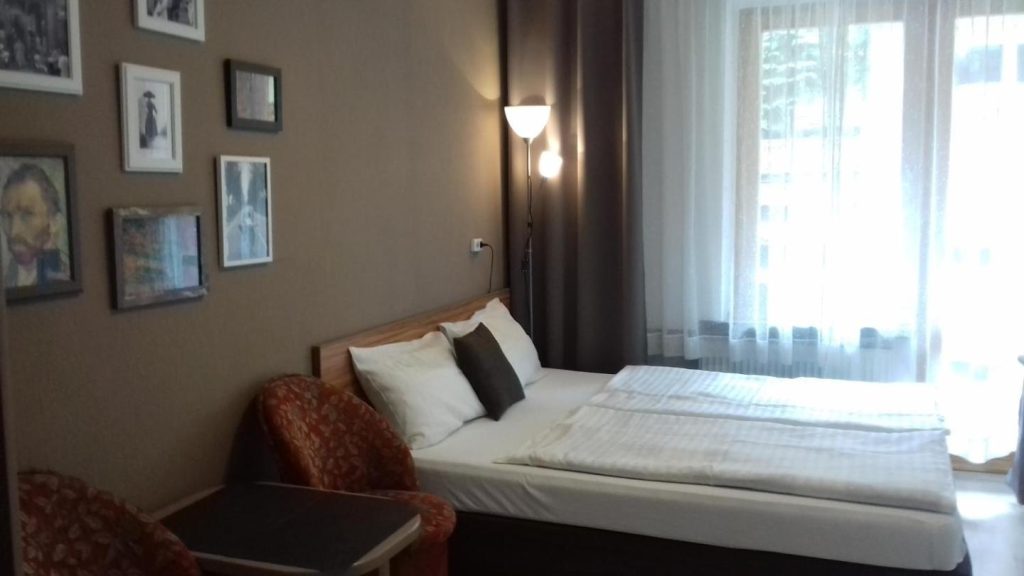 BLISKO DEPTAKA – Apartamenty i Pokoje