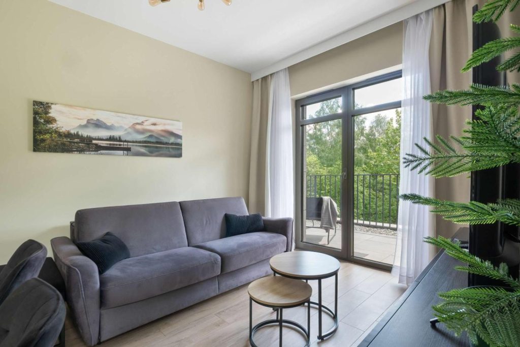 Bright Apartment in Karpacz with Balcony and Parking by Noclegi Renters