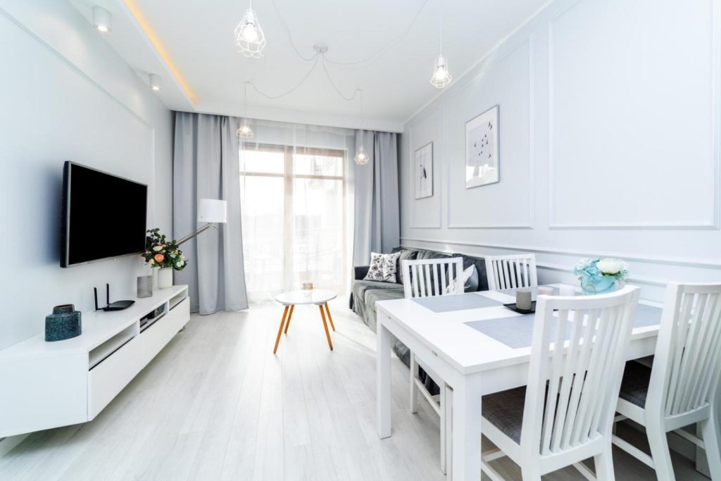 Bright – Neptun Park by OneApartments