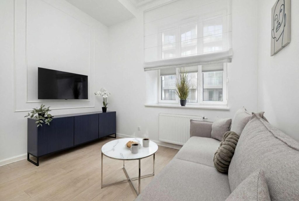 Calm & Functional Apartments in Lublin with SmartTV and Place for Remote Work by Noclegi Renters