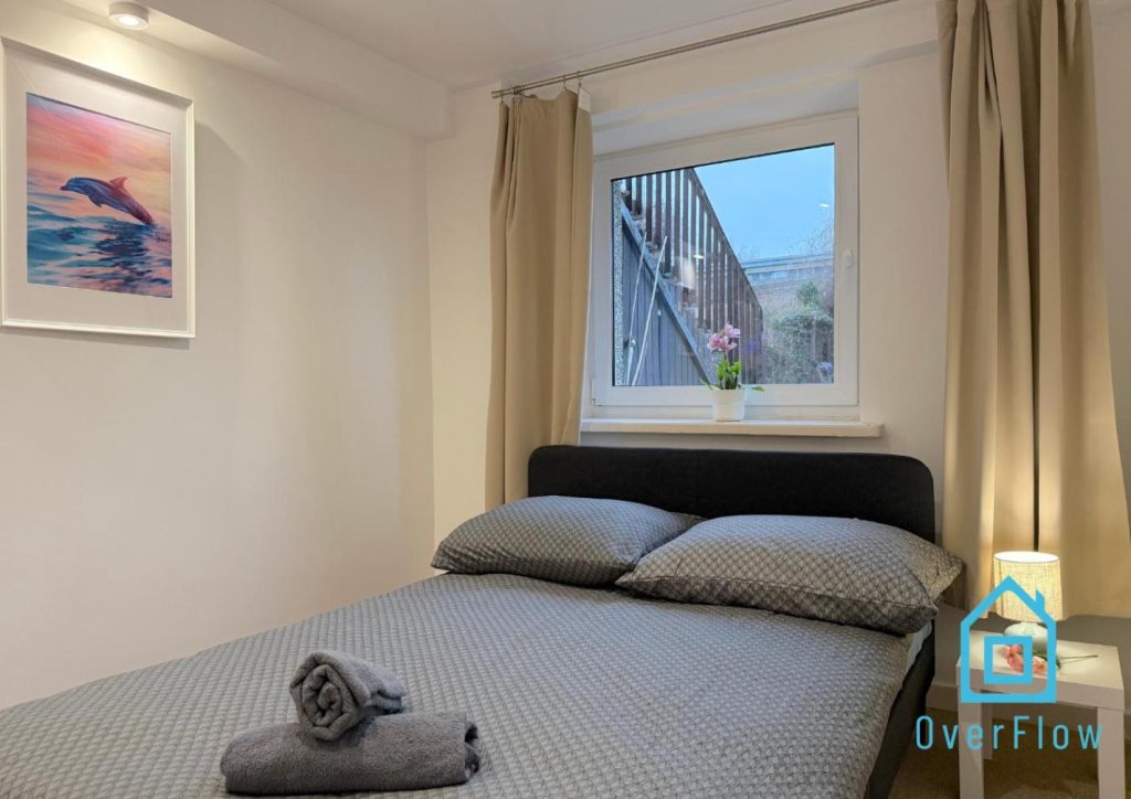 Coral Room – 1 km to Baltic Sea & 15 Minutes to Gdańsk Old Town