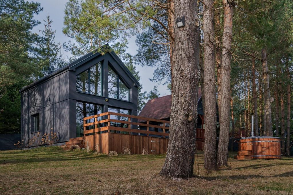 Dom Kozia Górka – dom w sercu Puszczy Knyszyńskiej, dostępna bania z jacuzzi za dodatkową opłatą – jacuzzi available for an extra fee
