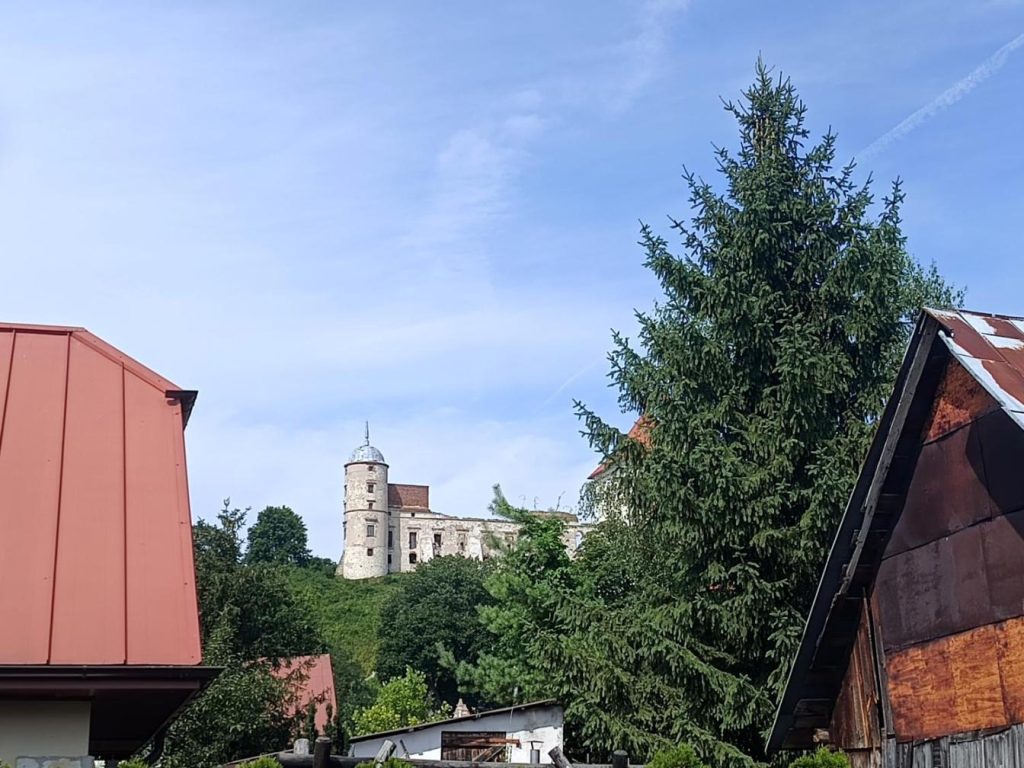 Dom w Janowcu z widokiem na zamek – blisko Magiczne Ogrody