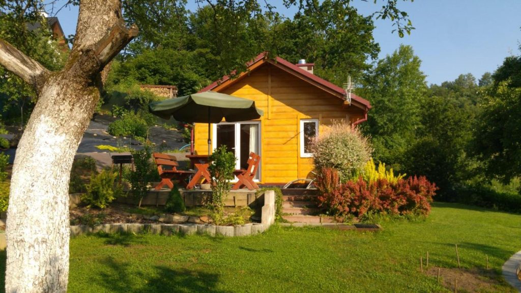 Domek w bieszczadzkim sadzie Solina
