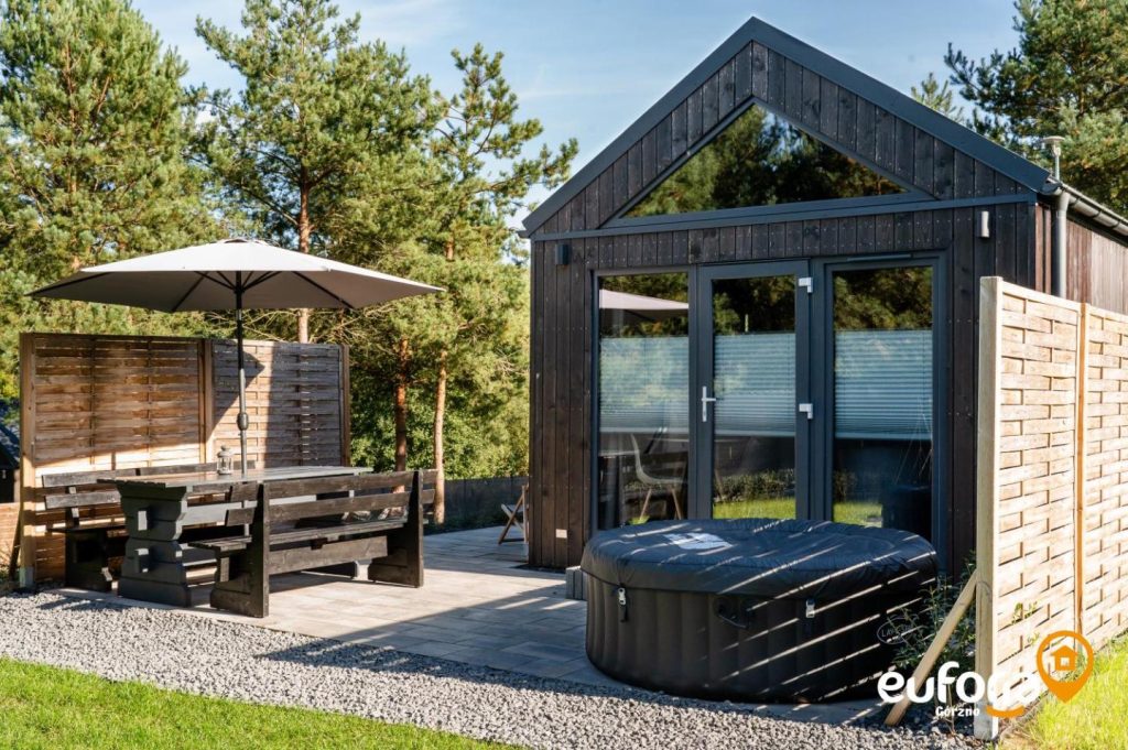 Euforia Górzno – nowoczesne domki nad jeziorem z sauną, balią, jacuzzi
