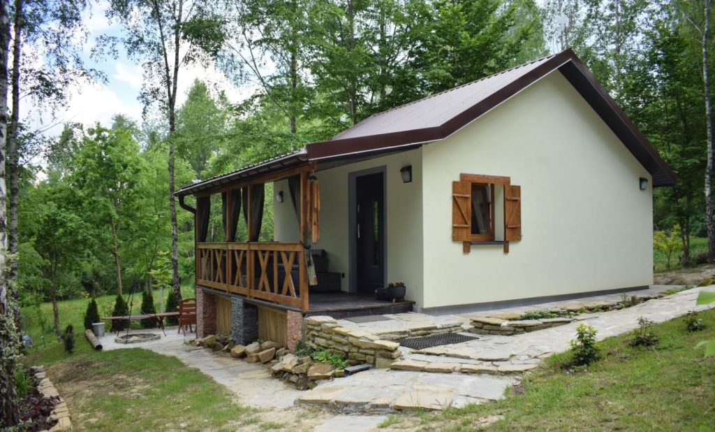 Hacienda – Domek w Lesie z Prywatnym Jacuzzi