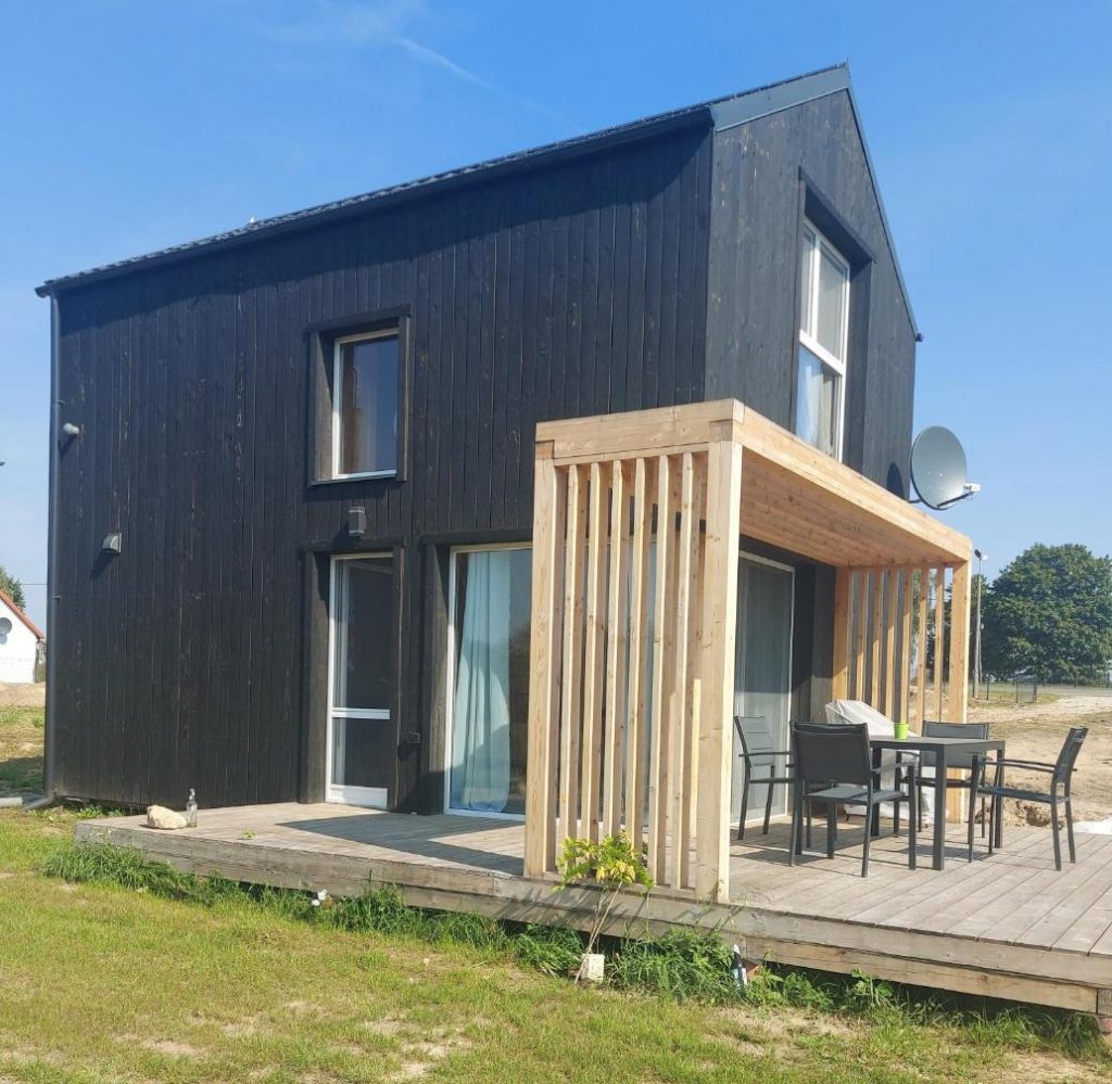 Haus Masuren, bei Ilawa, Angelbootvermietung, Dom czerwony i zielony