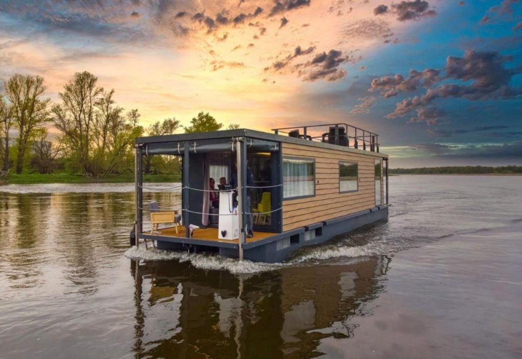 Houseboat – dom na wodzie