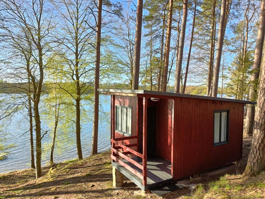 Instytut Wypoczynku – domki nad jeziorem Mausz