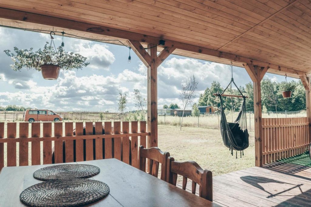 JEZIORAKI PREMIUM Komfortowe domki z prywatnym jacuzzi 500m od jeziora