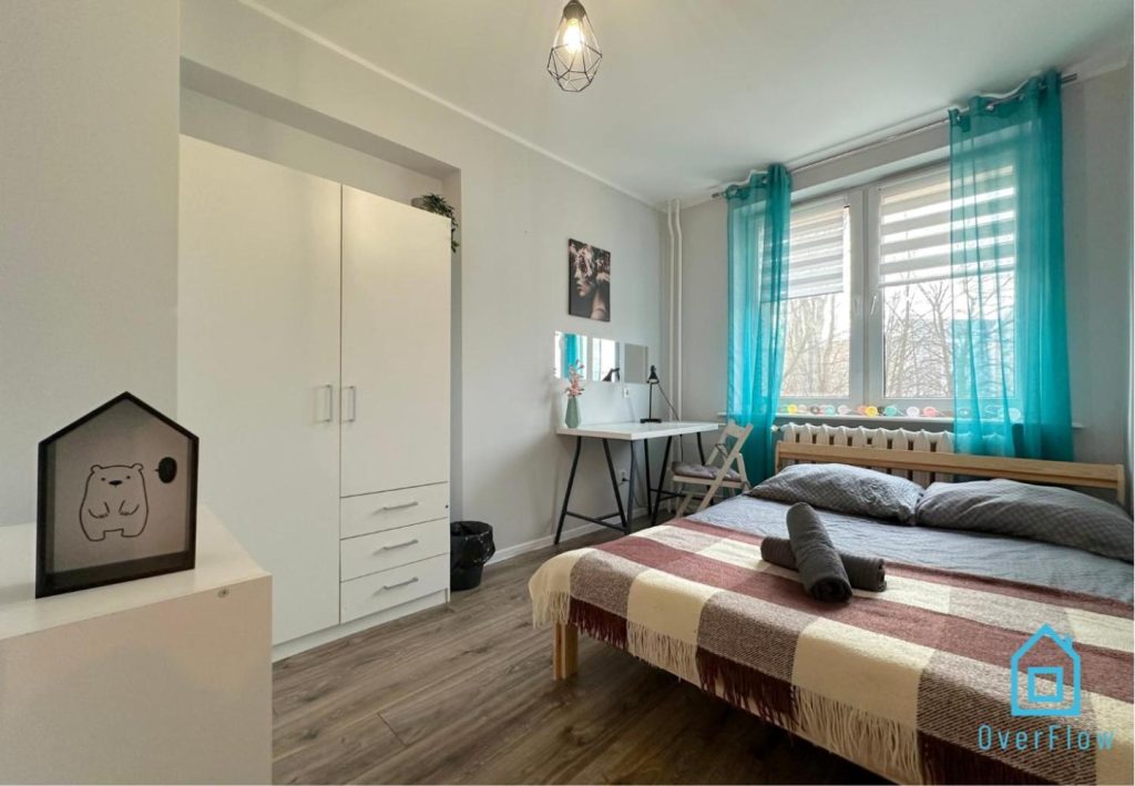 Lovely Room – Peaceful Retreat, 2 Minutes to Gdańsk Old Town