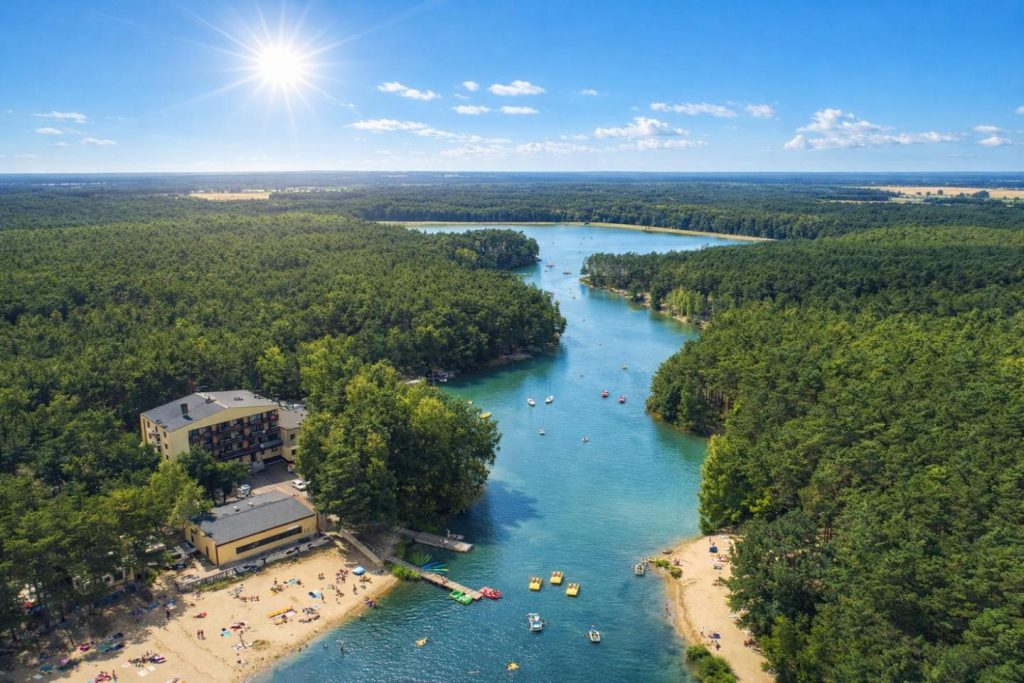 Nad Zalewem – pokoje przy plaży