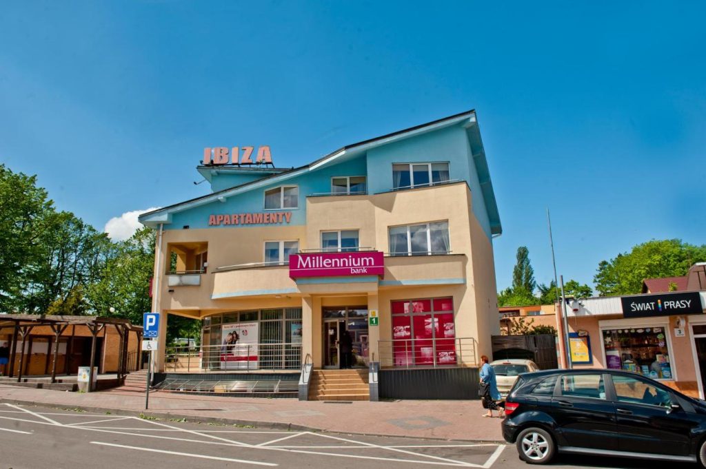Pensjonat IBIZA Władysławowo – Tanie pokoje, blisko plaża , Aleja Gwiazd i COS