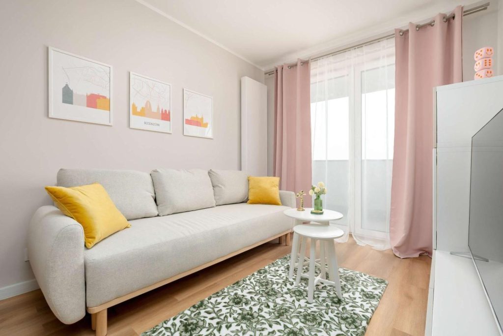 Przytulny Apartament w Rzeszowie z Balkonem by Noclegi Renters