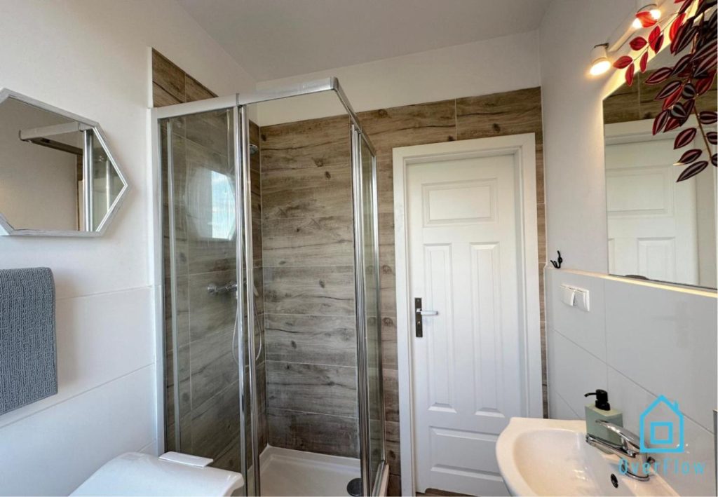 Roma Room – Peaceful Retreat, 10 Minutes to Gdańsk Old Town & Seaside
