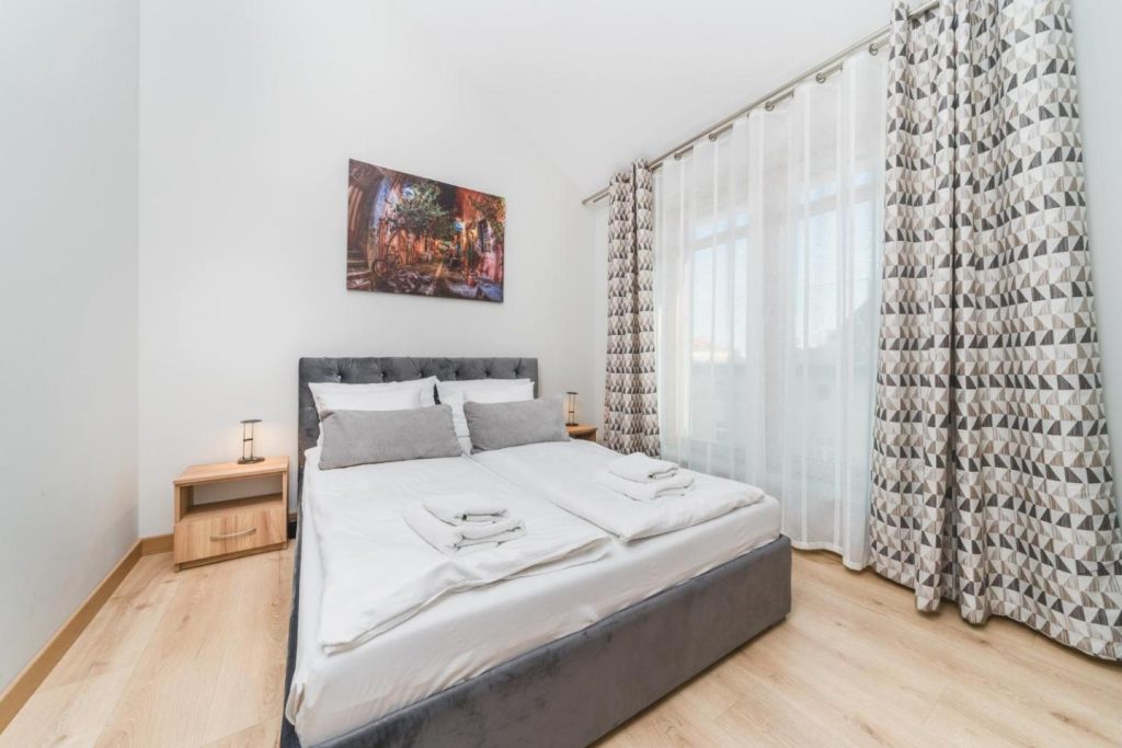 Select Suites by MB Apartments