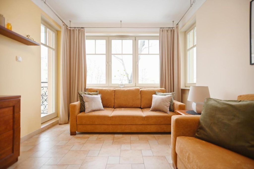 Spacious Apartment Victus with Parking and Balcony in Sopot by Noclegi Renters
