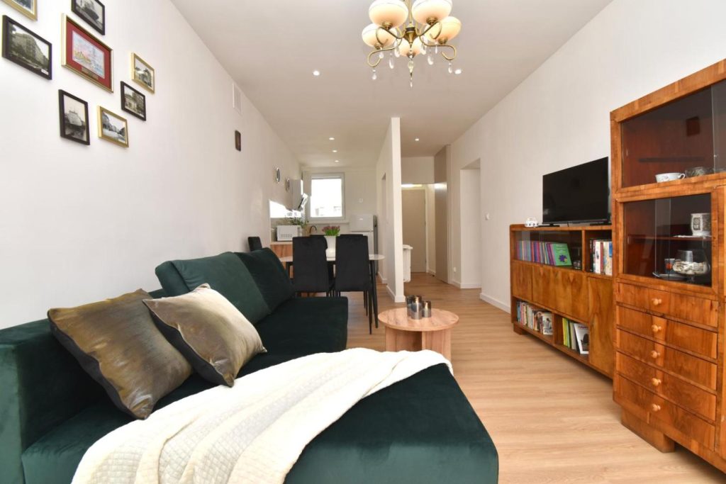 TOTU HOME Abrahama City Apartment with Balcony