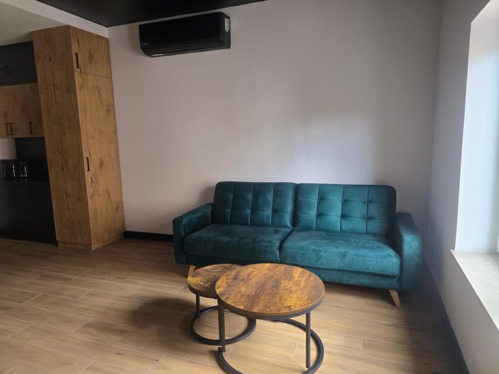 TRIO HoSteL
