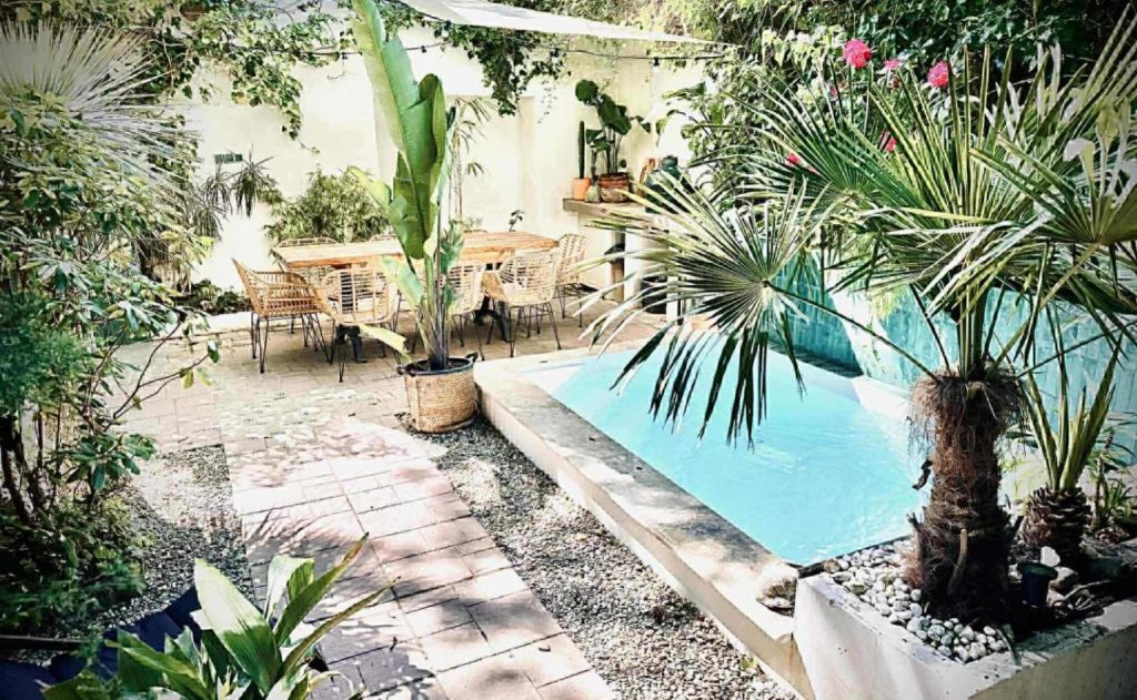 Unique House with private swimming pool by the sea – AFRA GROUP