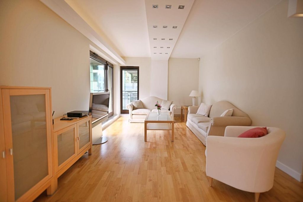 Victus Sunny Apartments with Parking by Noclegi Renters