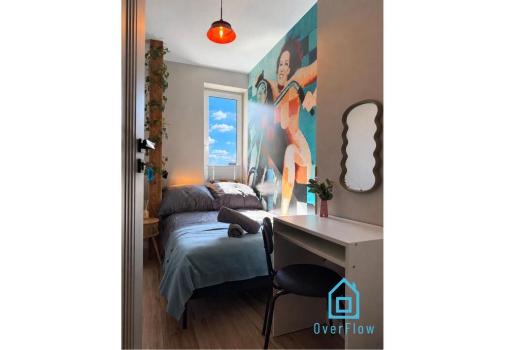 Wild & Free Room in the Center of Gdynia