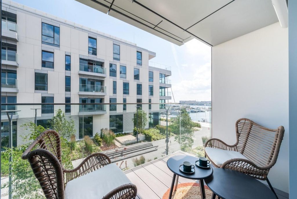 Yacht Park Marina View – BillBerry Apartments